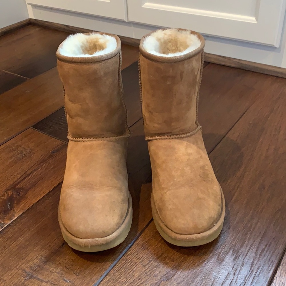 Women’s Ugg Short Boots, size 7